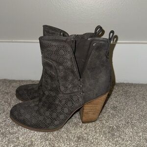 Gray suede Carlos Santana booties with wooden heel size 6.5